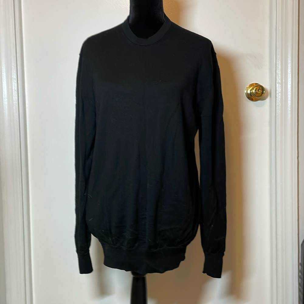 ASKET “THE MERINO SWEATER” Black Crewneck Sweater